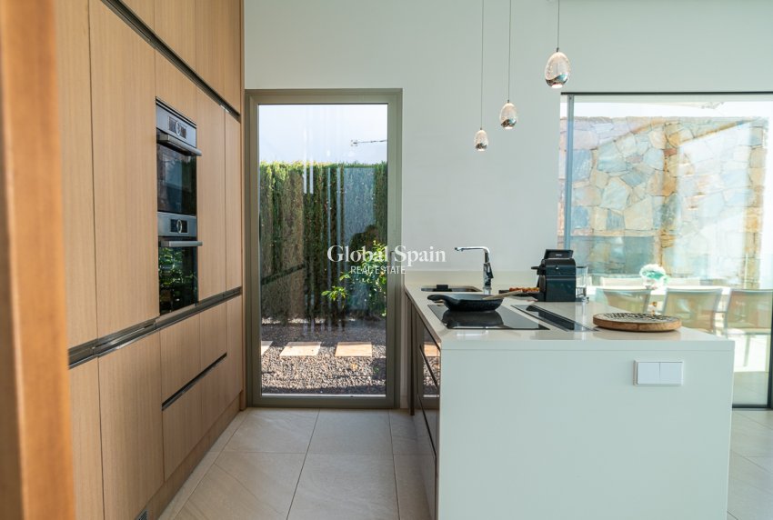 Venta - VILLA -
LAS COLINAS GOLF RESORT