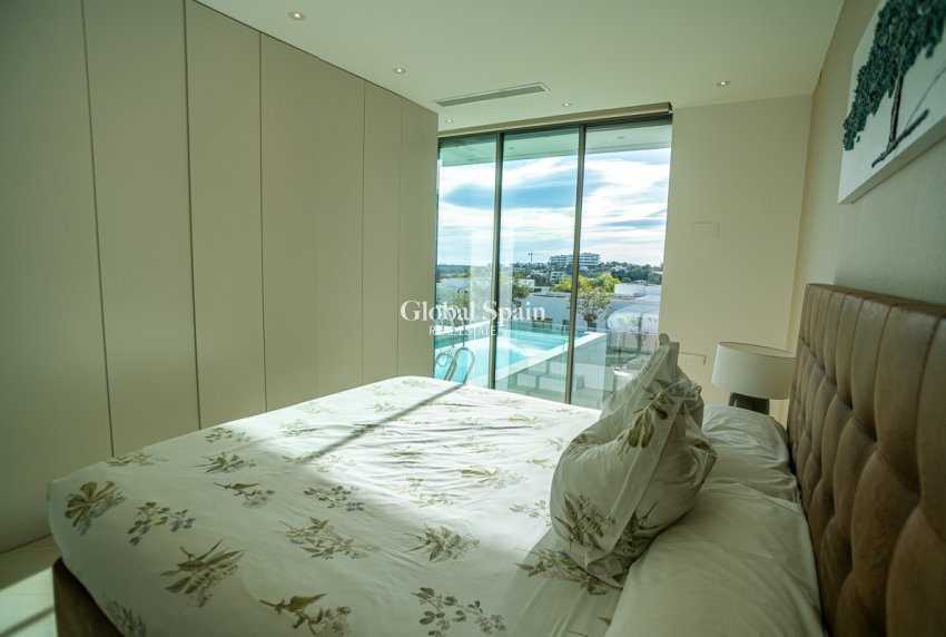 Venta - VILLA -
LAS COLINAS GOLF RESORT