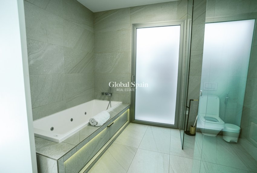 Venta - VILLA -
LAS COLINAS GOLF RESORT