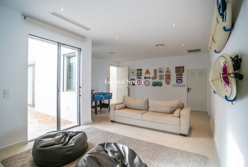 Venta - VILLA -
LAS COLINAS GOLF RESORT