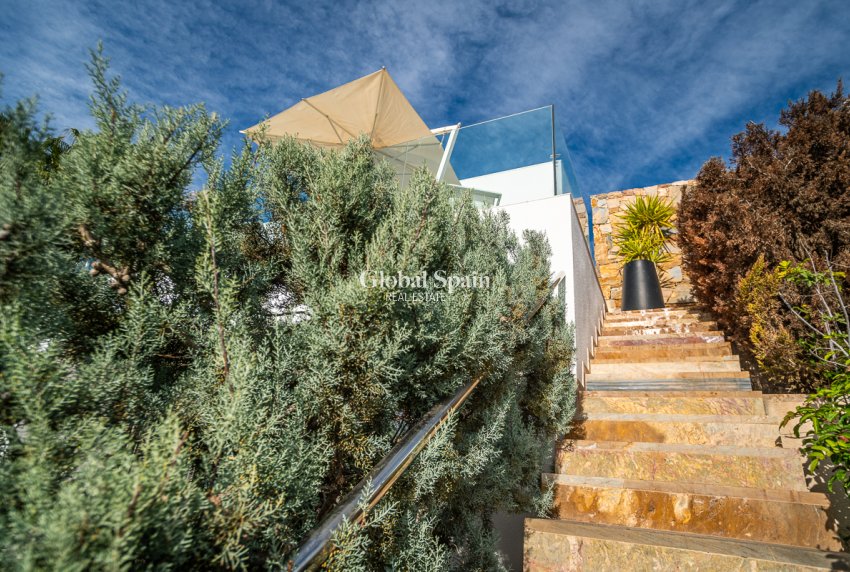 Venta - VILLA -
LAS COLINAS GOLF RESORT