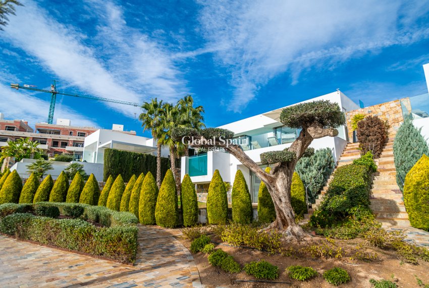 Venta - VILLA -
LAS COLINAS GOLF RESORT