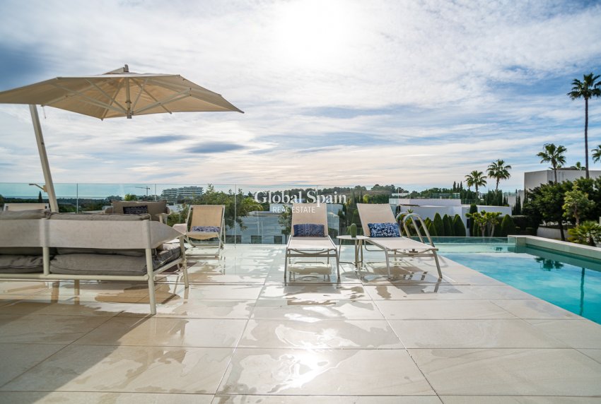 Venta - VILLA -
LAS COLINAS GOLF RESORT