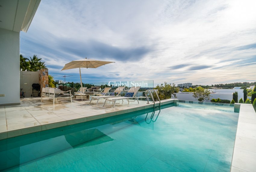 Venta - VILLA -
LAS COLINAS GOLF RESORT