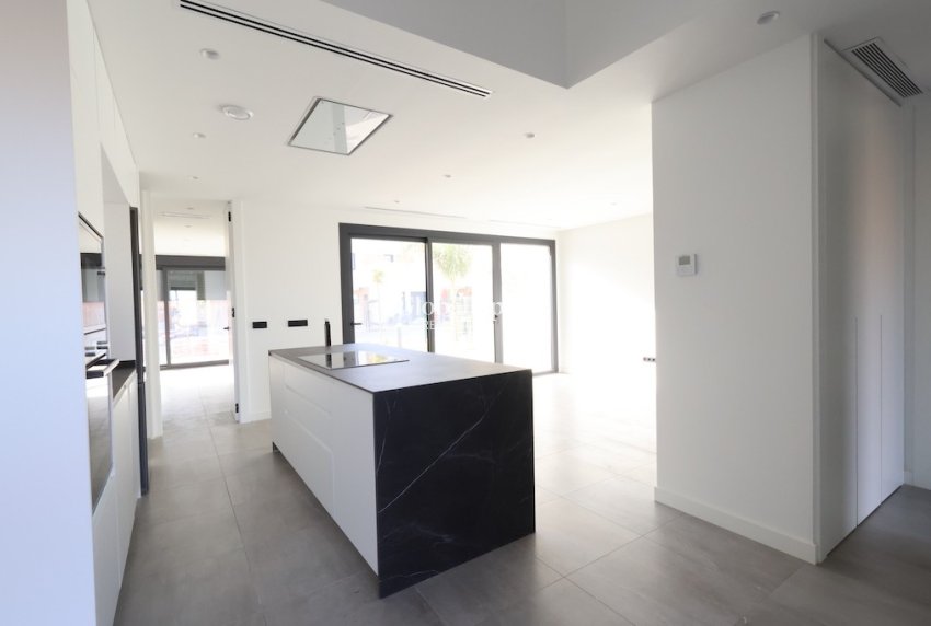 Venta - Villa -
LOS ALCÁZARES