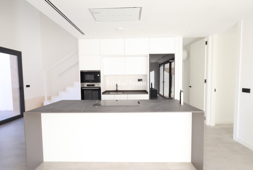 Venta - Villa -
LOS ALCÁZARES