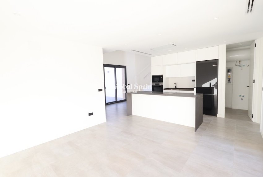 Venta - Villa -
LOS ALCÁZARES