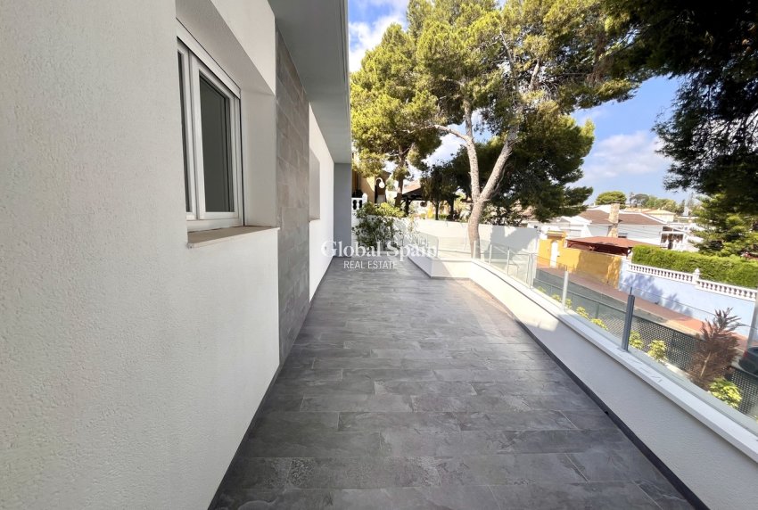 Venta - VILLA -
LOS BALCONES - LOS ALTOS - Costa Blanca