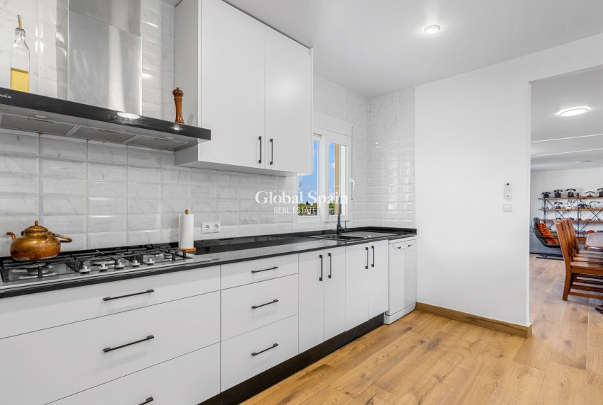 Venta - VILLA -
LOS MONTESINOS - Costa Blanca