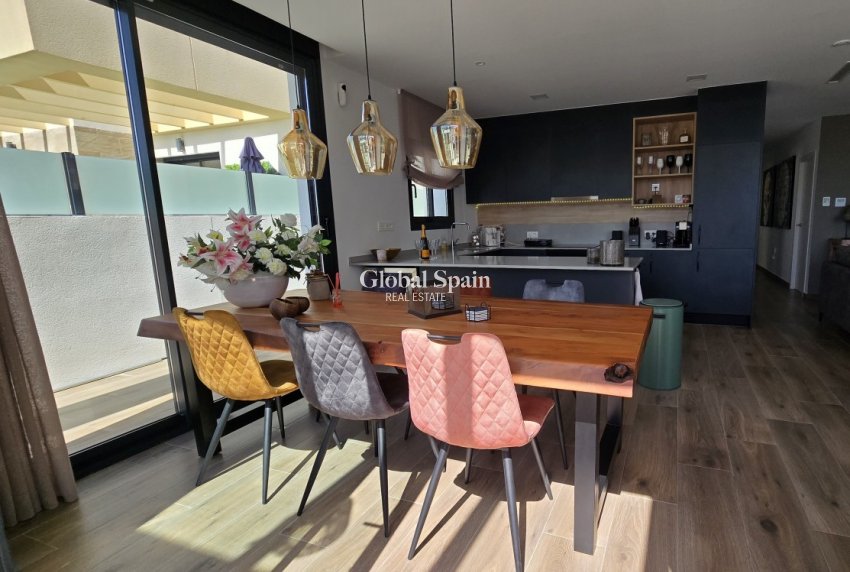 Venta - VILLA -
LOS MONTESINOS - Costa Blanca