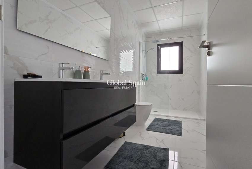 Venta - VILLA -
LOS MONTESINOS - Costa Blanca