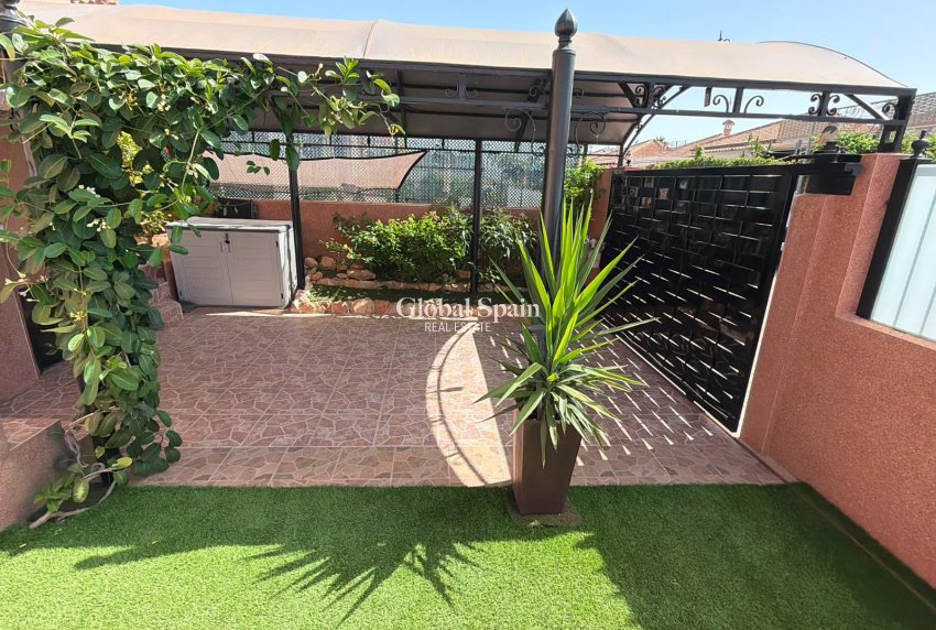 Venta - VILLA -
LOS MONTESINOS - Costa Blanca