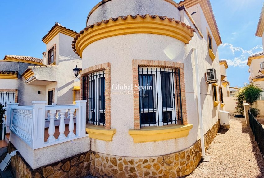 Venta - VILLA -
LOS MONTESINOS - Costa Blanca