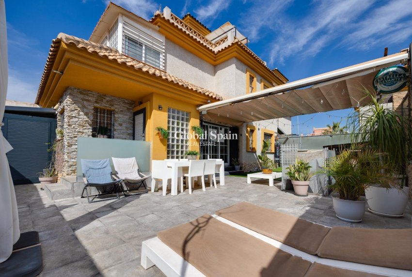 Venta - VILLA -
LOS MONTESINOS - La Herrada