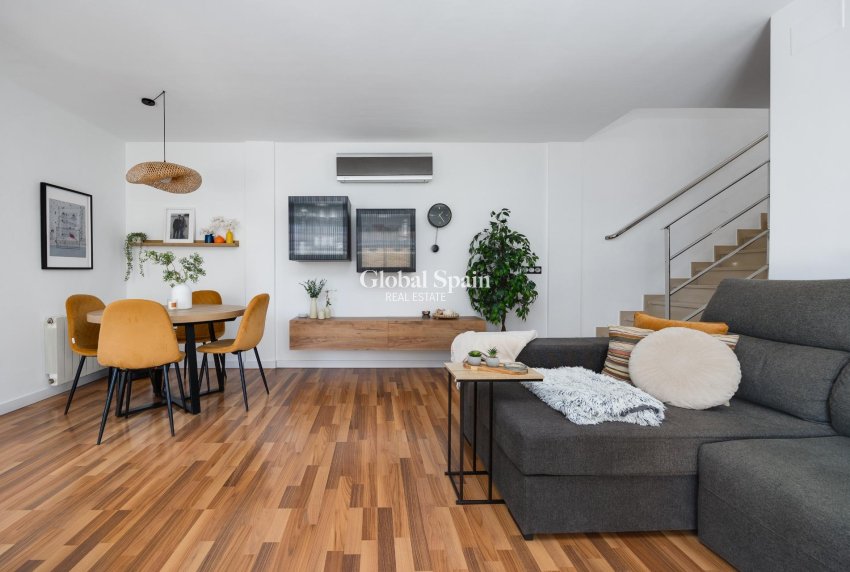 Venta - VILLA -
LOS MONTESINOS - La Herrada