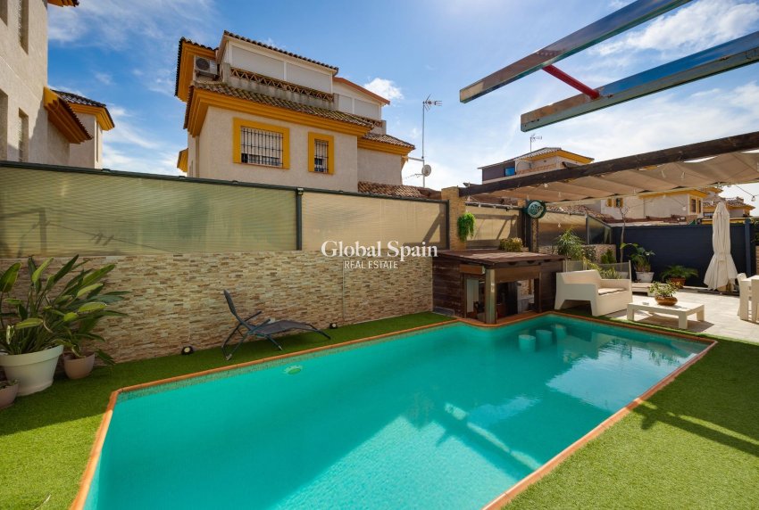 Venta - VILLA -
LOS MONTESINOS - La Herrada