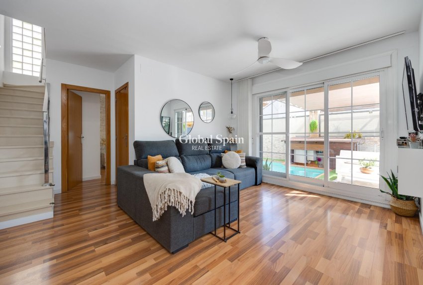 Venta - VILLA -
LOS MONTESINOS - La Herrada