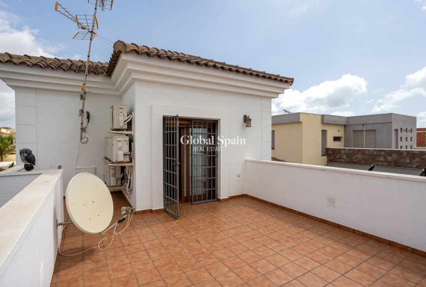 Venta - Villa -
LOS MONTESINOS - La Herrada