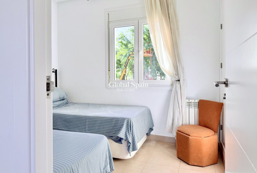 Venta - VILLA -
MAR MENOR GOLF RESORT - Inland