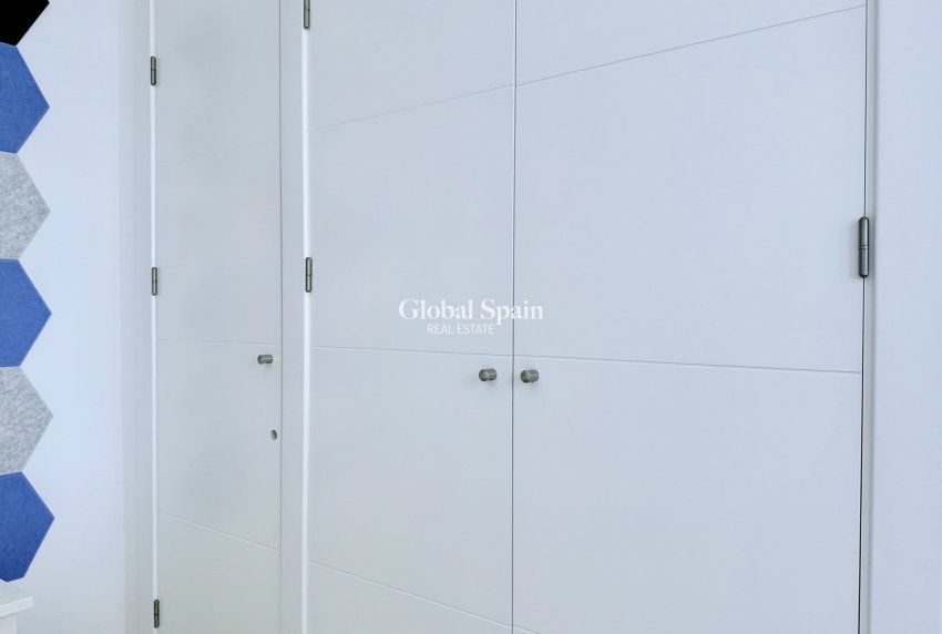 Venta - VILLA -
MAR MENOR GOLF RESORT - Inland