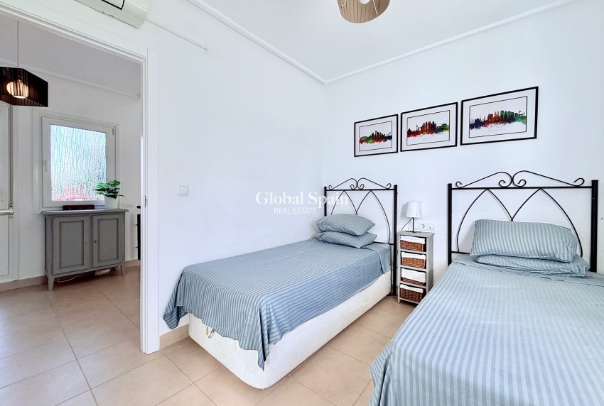 Venta - VILLA -
MAR MENOR GOLF RESORT - Inland