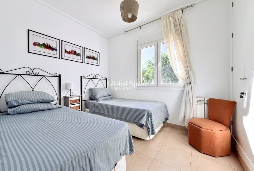 Venta - VILLA -
MAR MENOR GOLF RESORT - Inland
