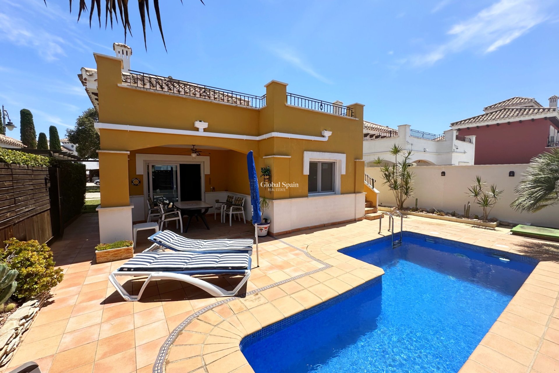 Venta - VILLA -
MAR MENOR GOLF RESORT - Inland
