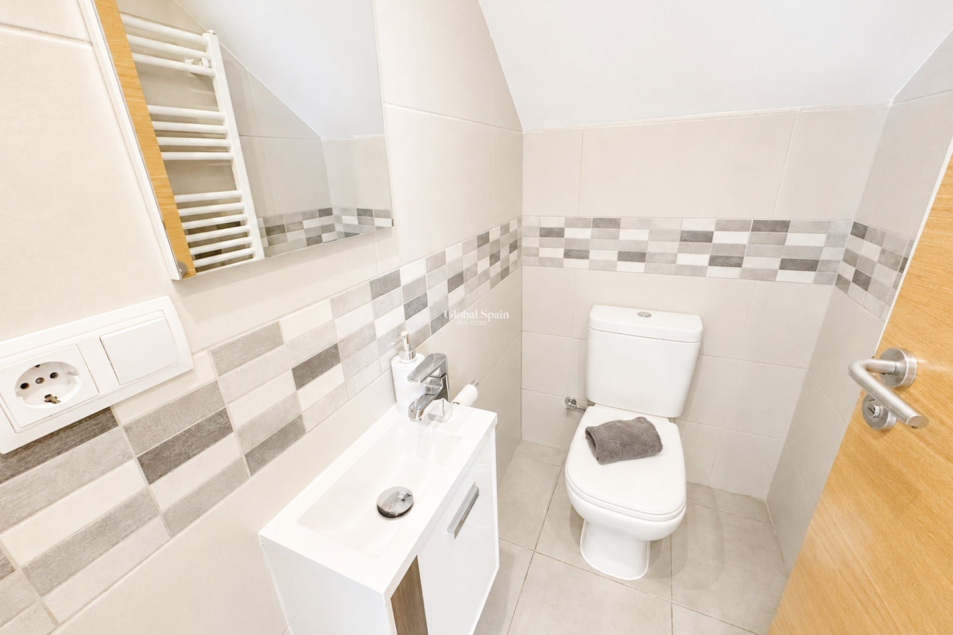 Venta - VILLA -
MAR MENOR GOLF RESORT - Inland