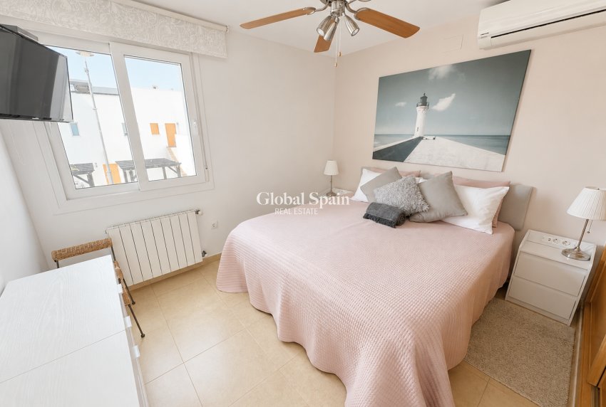 Venta - VILLA -
MAR MENOR GOLF RESORT - Inland