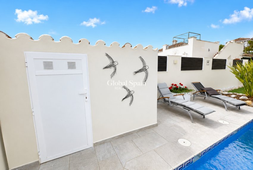Venta - VILLA -
MAR MENOR GOLF RESORT - Inland