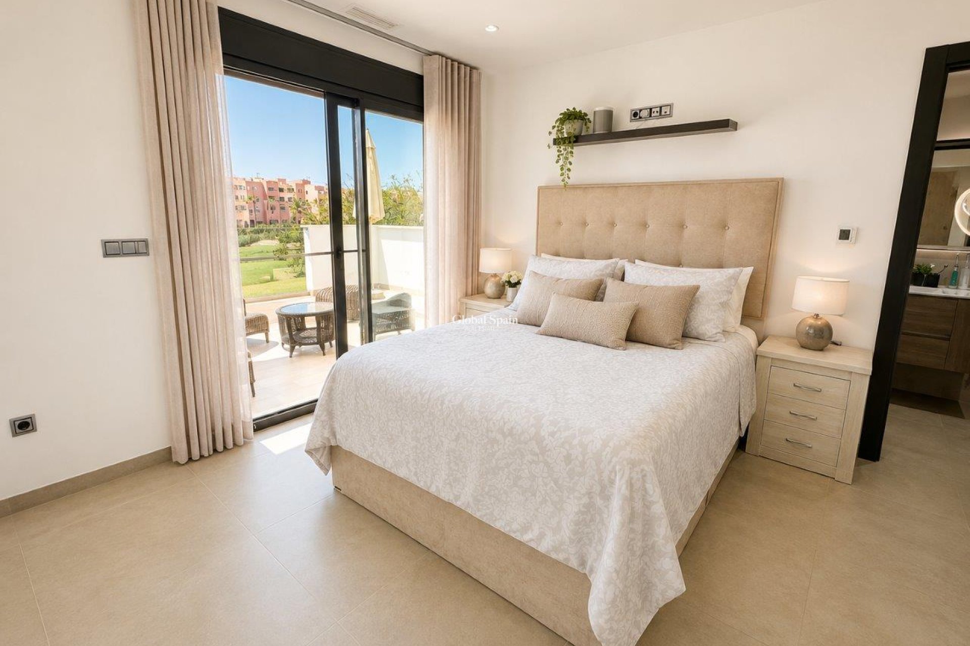 Venta - VILLA -
MAR MENOR GOLF RESORT - Inland