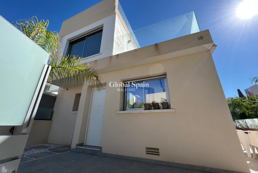 Venta - Villa -
MIL PALMERAS  - Costa Blanca Sur