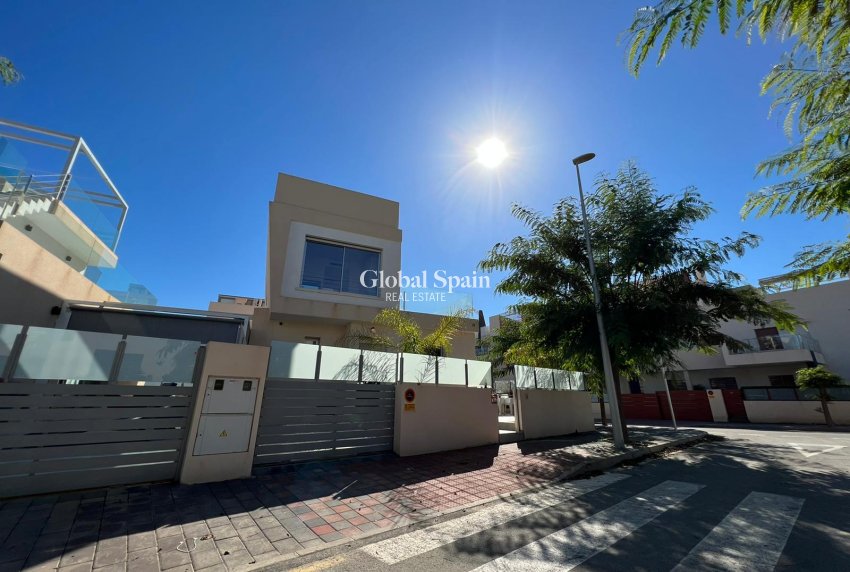 Venta - Villa -
MIL PALMERAS  - Costa Blanca Sur