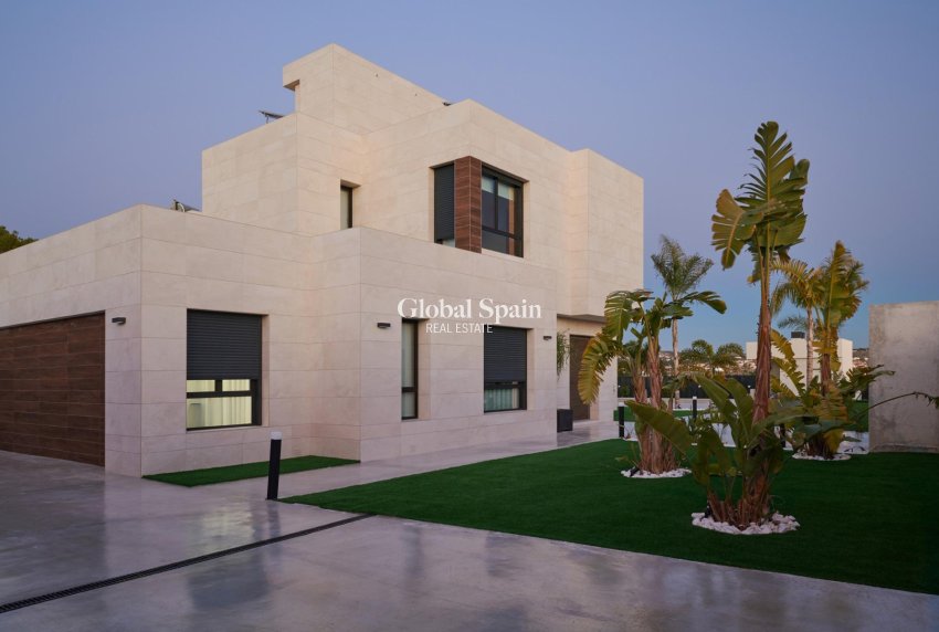 Venta - VILLA -
MOLINA DEL SEGURA - Inland