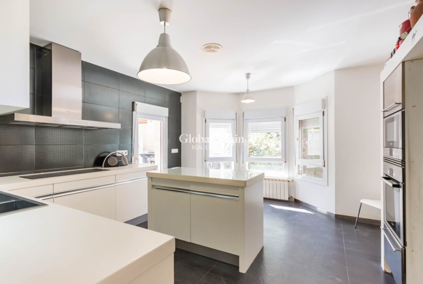 Venta - VILLA -
MOLINA DEL SEGURA