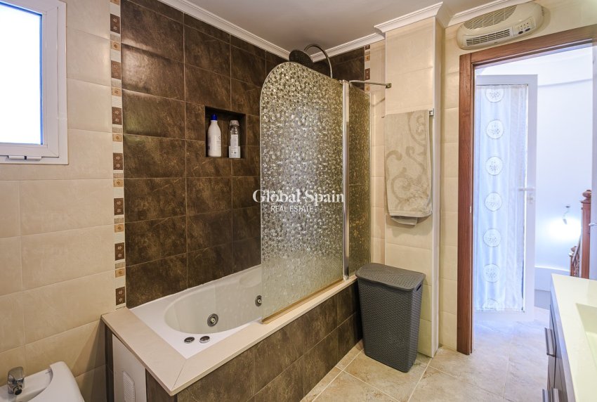 Venta - Villa -
ORIHUELA - Benferri