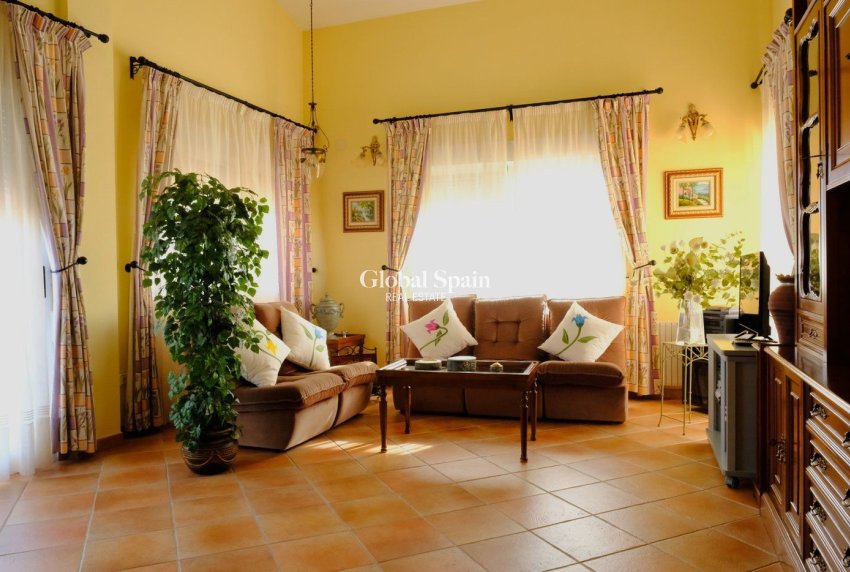 Venta - VILLA -
ORIHUELA - Correntías Medias