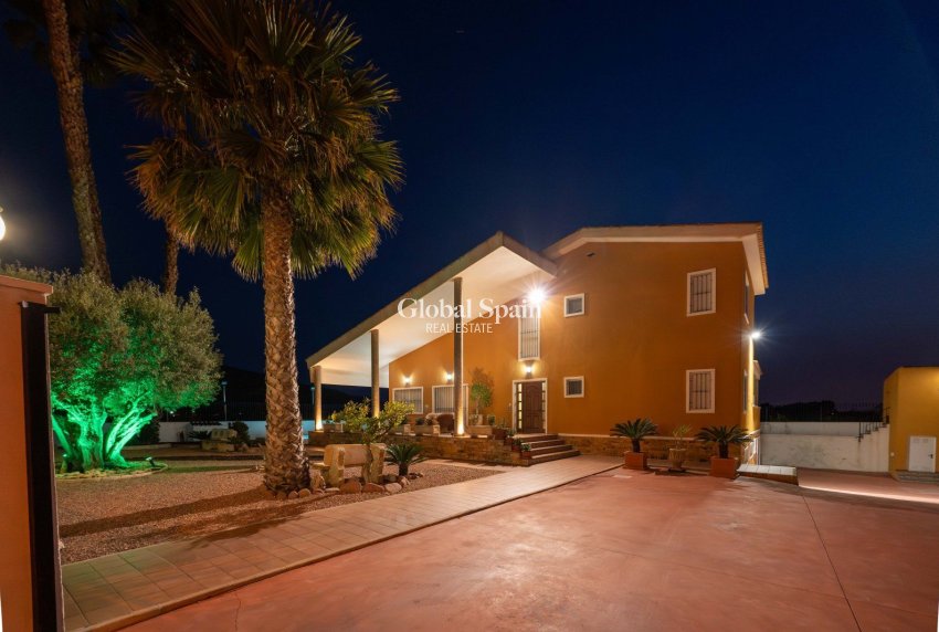 Venta - VILLA -
ORIHUELA - Correntías Medias