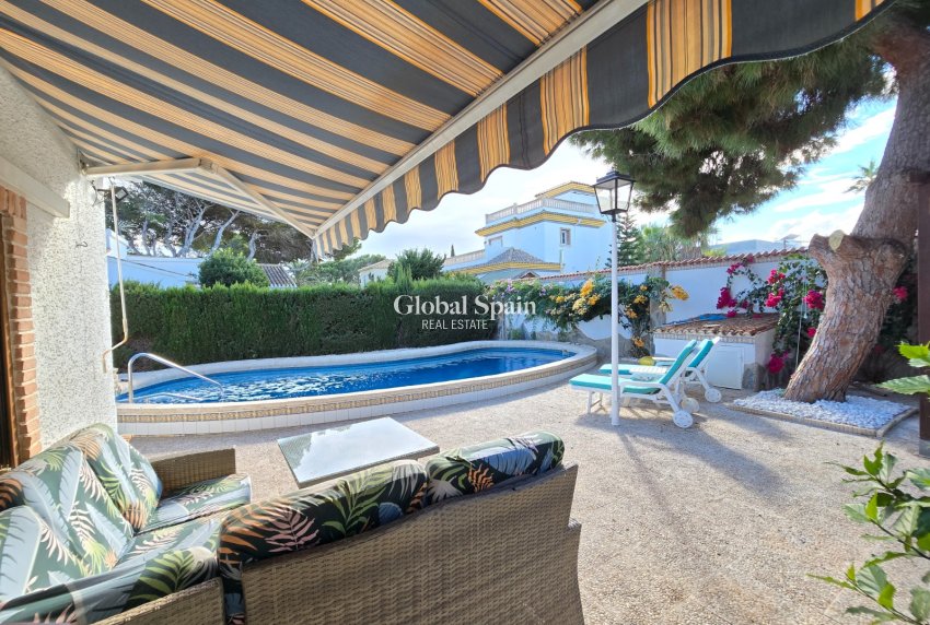 Venta - Villa -
ORIHUELA COSTA - CABO ROIG