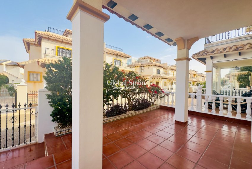 Venta - VILLA -
ORIHUELA COSTA - CABO ROIG