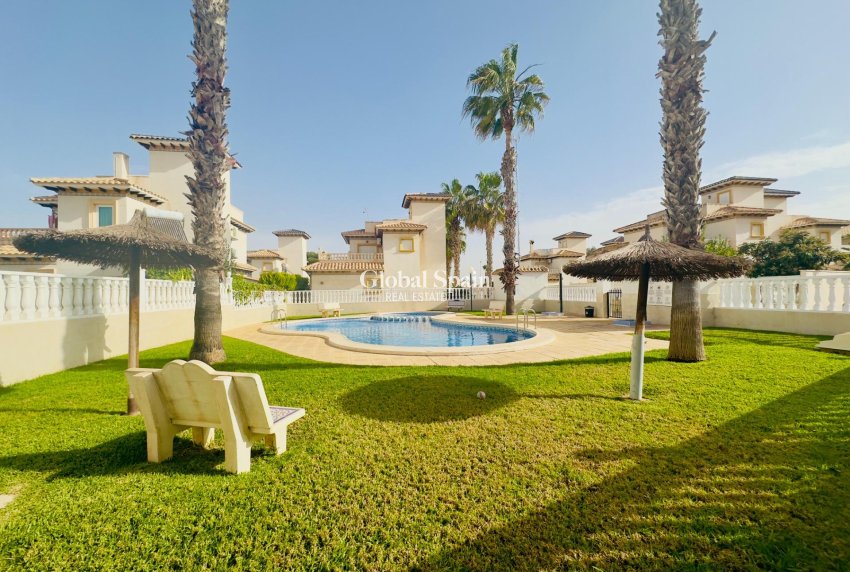 Venta - VILLA -
ORIHUELA COSTA - CABO ROIG