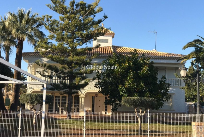 Venta - VILLA -
ORIHUELA COSTA - CABO ROIG