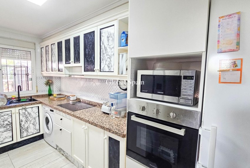 Venta - VILLA -
ORIHUELA COSTA - CABO ROIG