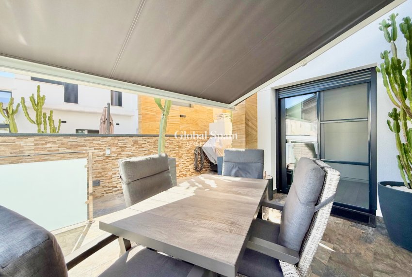 Venta - VILLA -
ORIHUELA COSTA - CABO ROIG