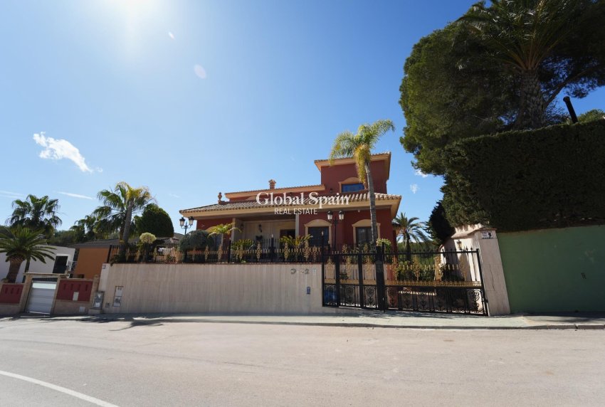 Venta - VILLA -
ORIHUELA COSTA - CAMPOAMOR