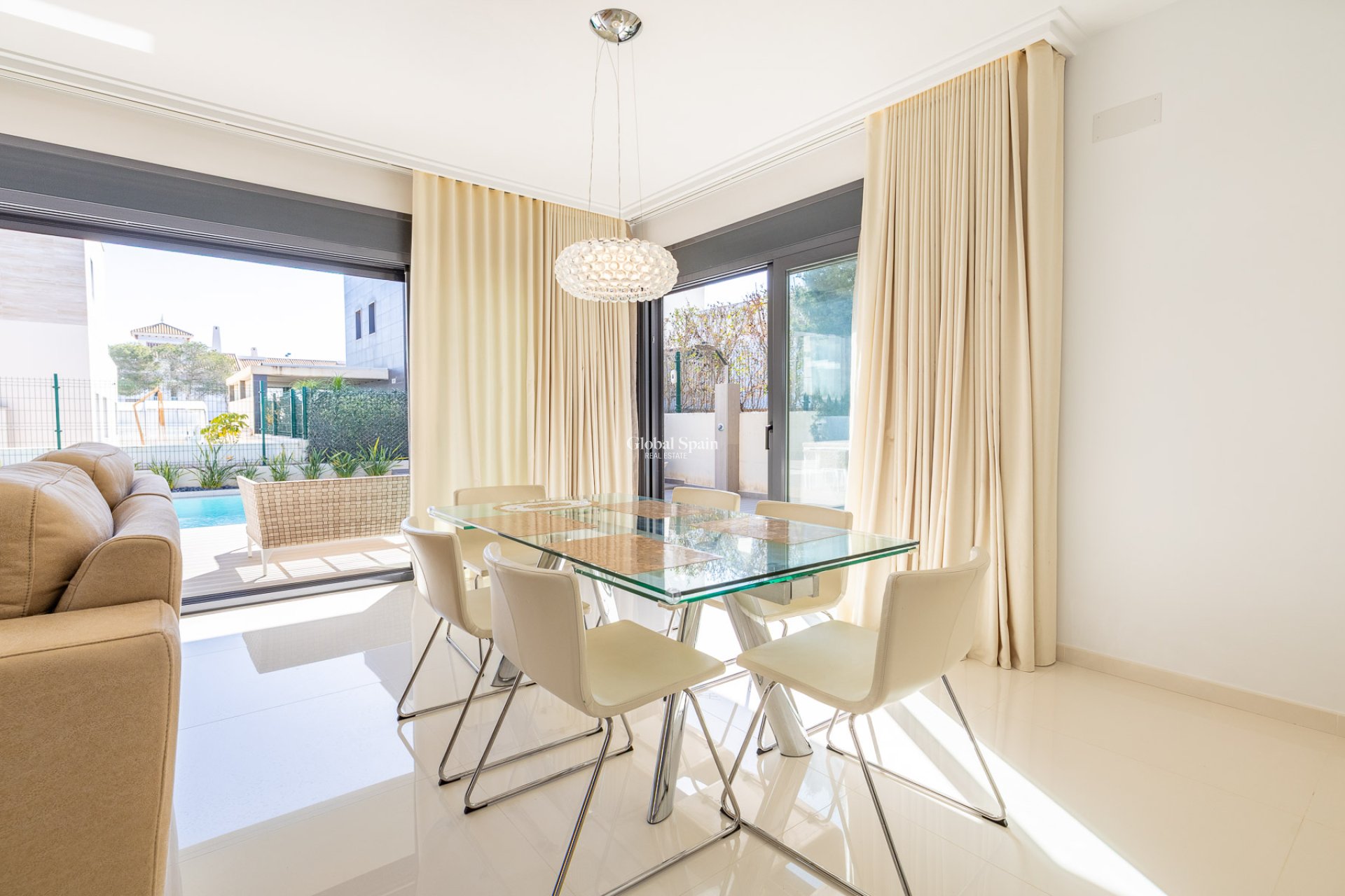 Venta - Villa -
ORIHUELA COSTA - CAMPOAMOR