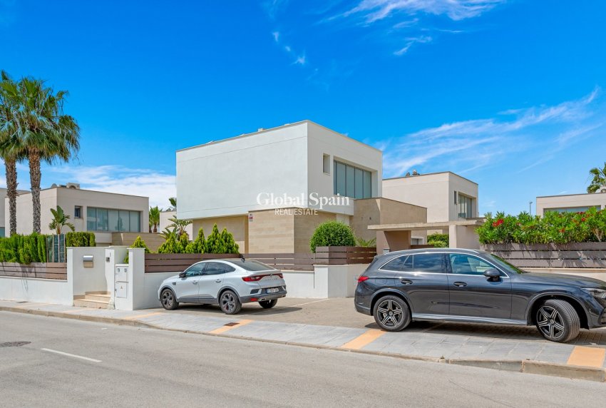 Venta - VILLA -
ORIHUELA COSTA - Costa Blanca