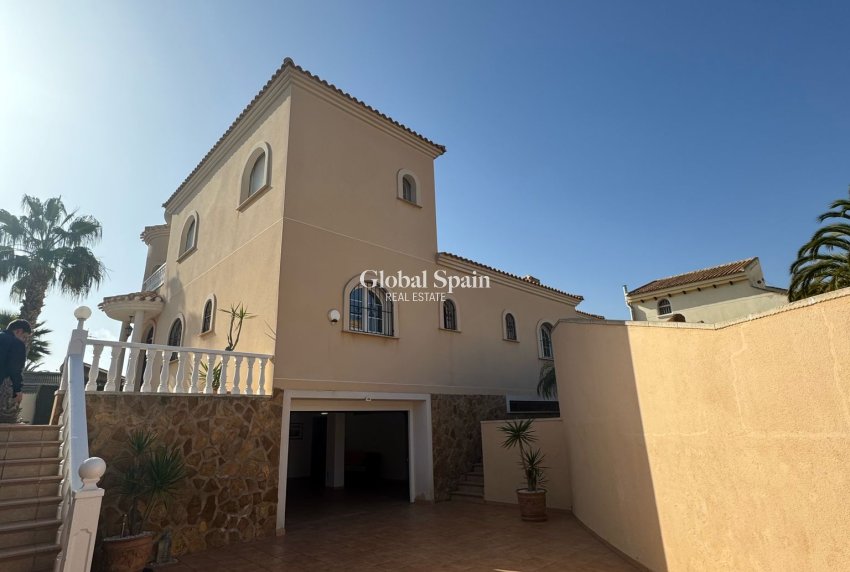 Venta - VILLA -
ORIHUELA COSTA - Costa Blanca