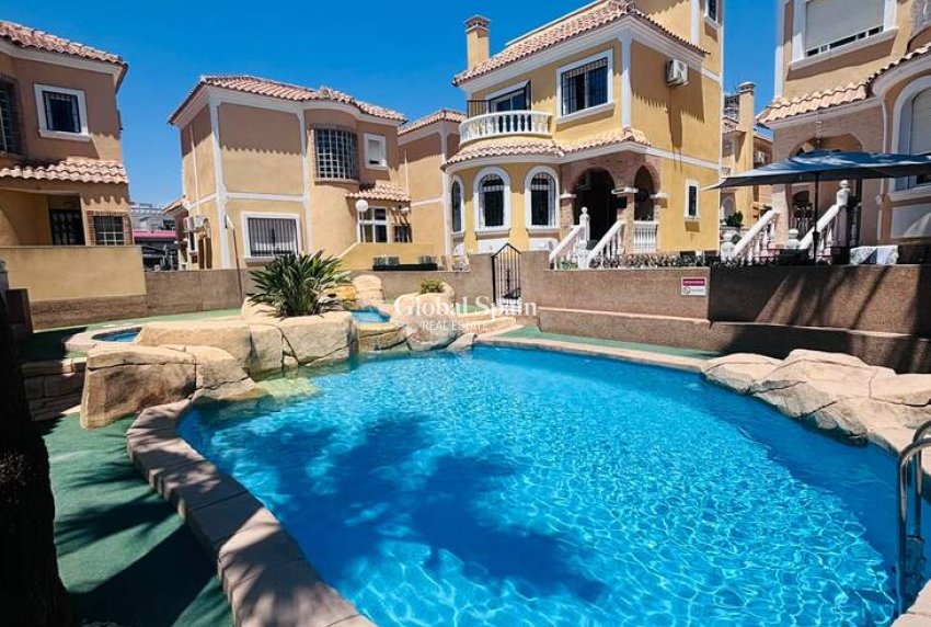 Venta - VILLA -
ORIHUELA COSTA - Costa Blanca