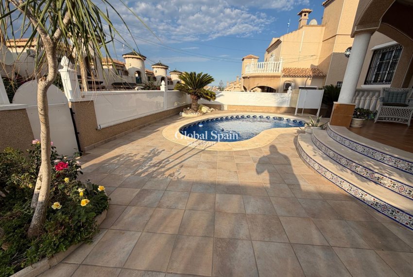 Venta - VILLA -
ORIHUELA COSTA - Costa Blanca